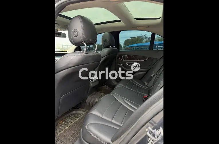 Clean 2016 Mercedes Benz C300 - 5/7