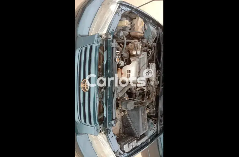 CLEAN FIRST BODY 2001 TOYOTA CAMRY LE - 5/5