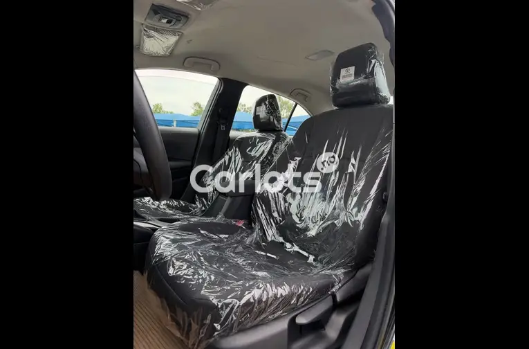 2024 TOYOTA COROLLA - 3/6