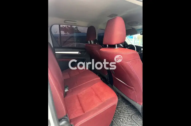 2021 TOYOTA HILUX - 4/7