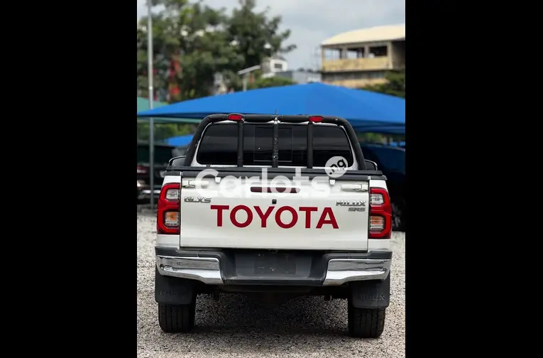 2021 TOYOTA HILUX - 7/7