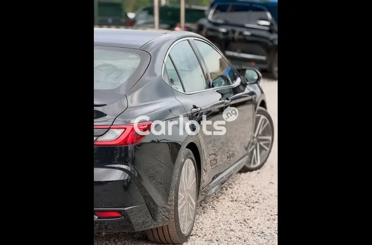 2025 TOYOTA COROLLA - 6/7