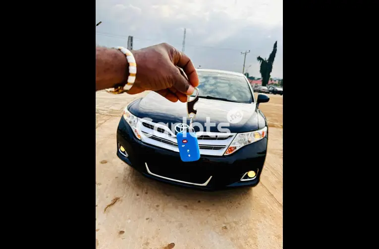 2012 TOYOTA VENZA FULL OPTION - 2/7