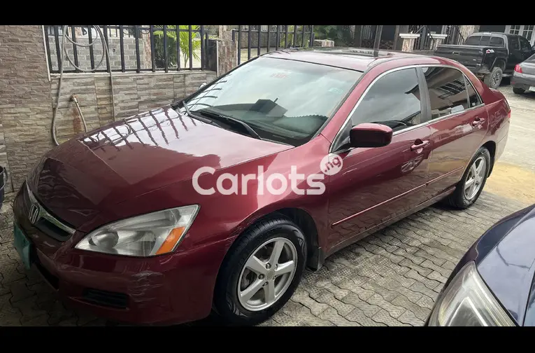 Neatly used 2003 Honda Accord - 1/7