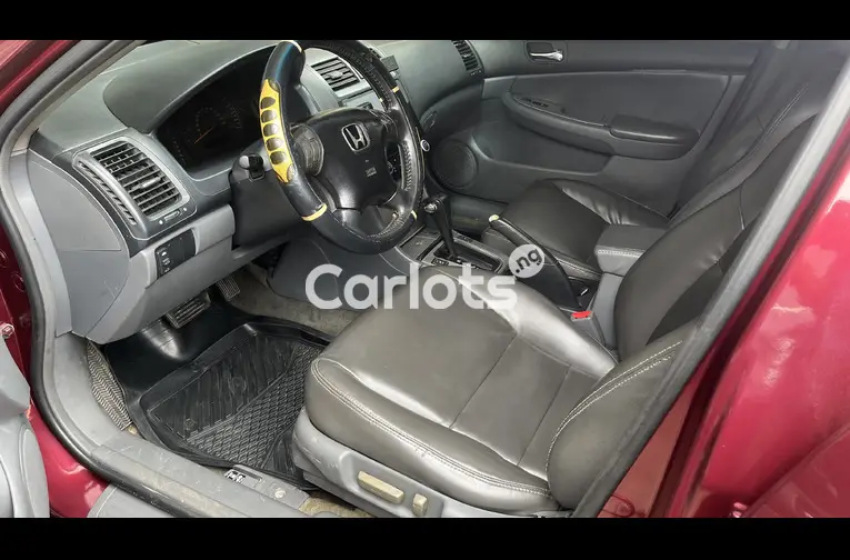Neatly used 2003 Honda Accord - 3/7
