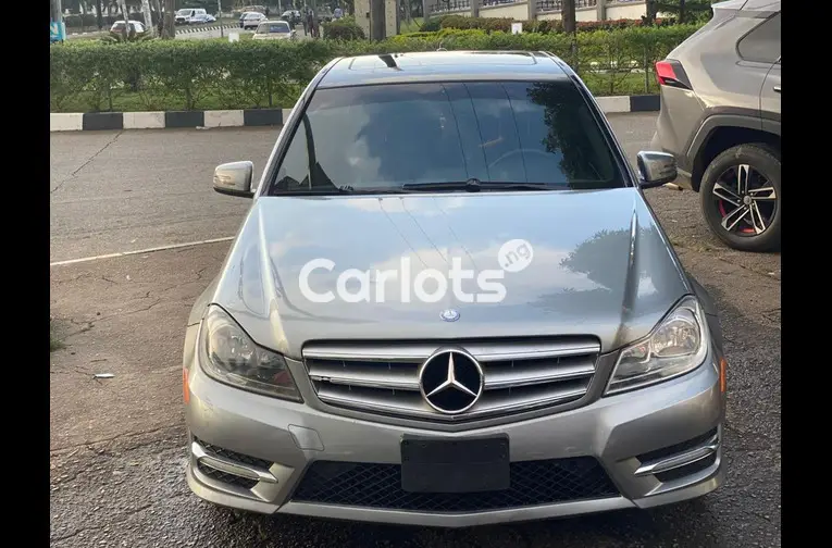2013 MERCEDES BENZ C300