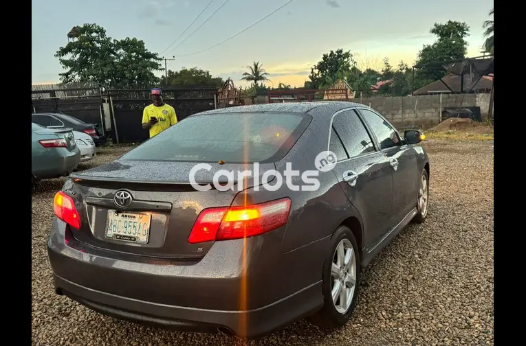 2009 Toyota Camry sport - 6/7