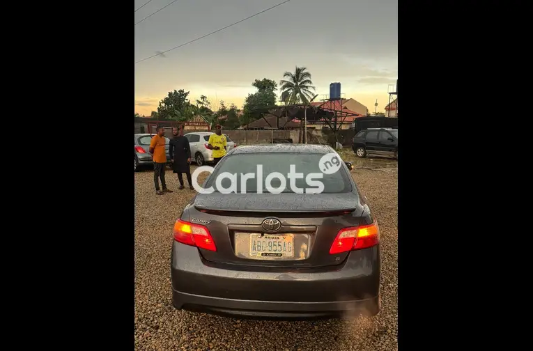 2009 Toyota Camry sport - 7/7