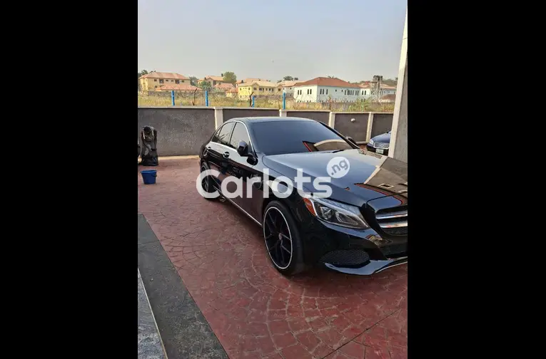 2015 MERCEDES BENZ C300