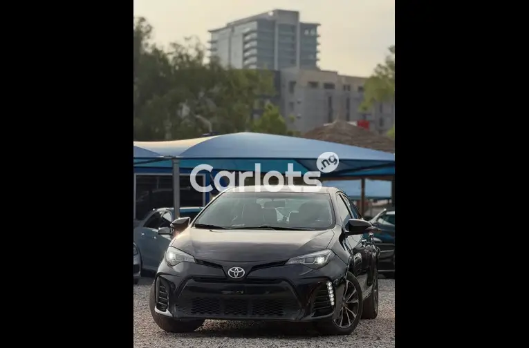 2018 TOYOTA COROLLA