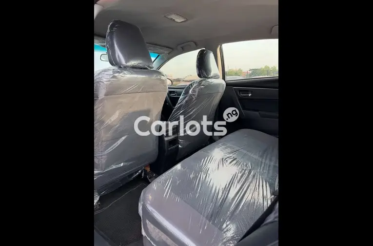 2018 TOYOTA COROLLA - 3/6