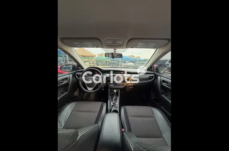 2016 TOYOTA COROLLA S - 2/6