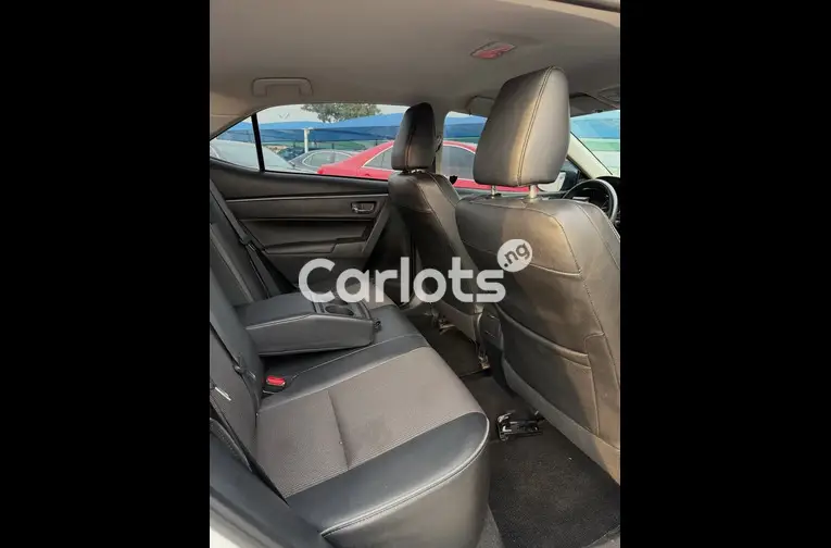 2016 TOYOTA COROLLA S - 4/6