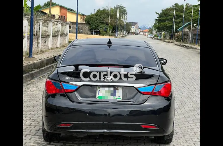 Clean Nigerian Used Hyundai Elantra 2011 - 2/4