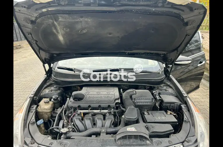 Clean Nigerian Used Hyundai Elantra 2011 - 4/4