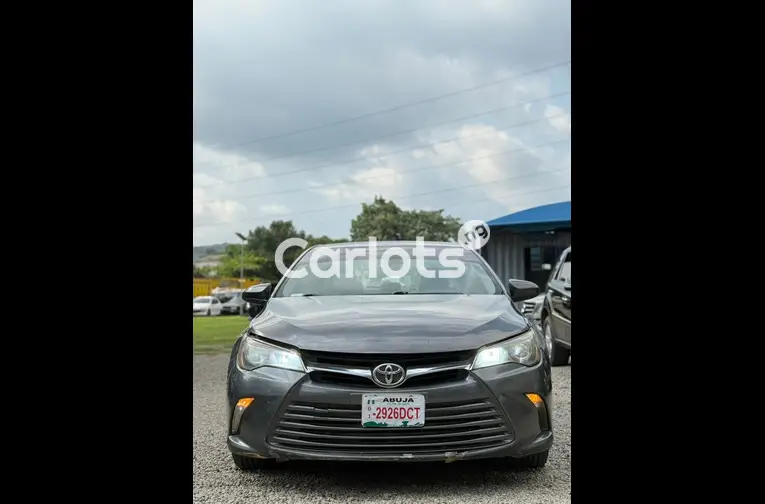 TOYOTA CAMRY 2017