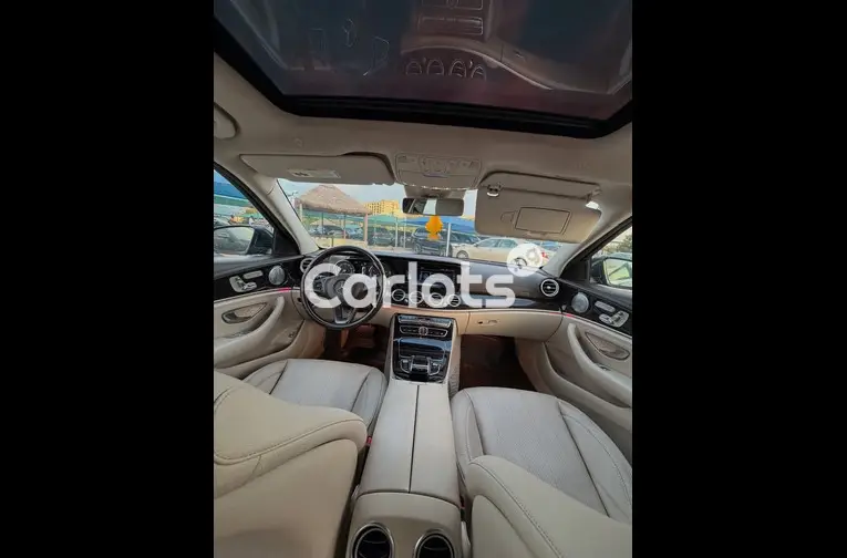 Extremely Clean  Mercedes Benz E300 2016 - 2/6