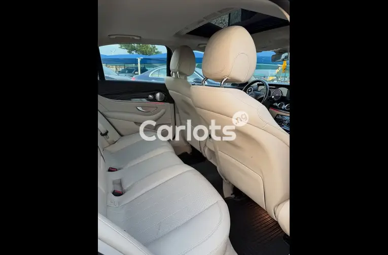 Extremely Clean  Mercedes Benz E300 2016 - 4/6