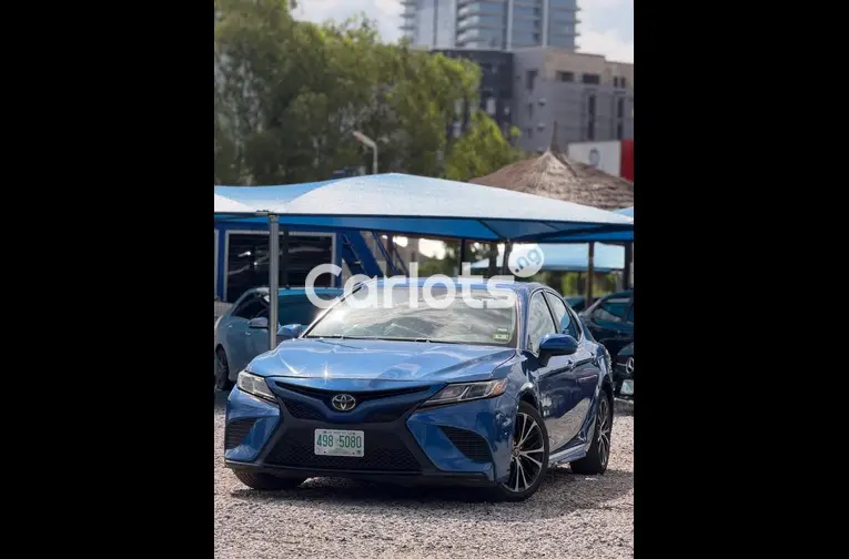 Foreign Used 2020 Toyota Camry SE - 1/5