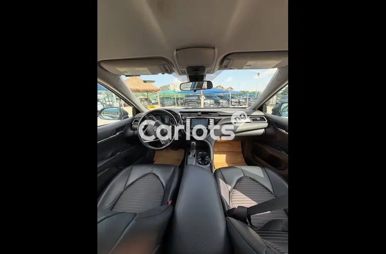 Foreign Used 2020 Toyota Camry SE - 2/5