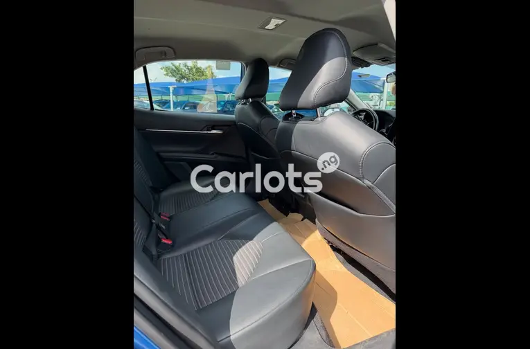 Foreign Used 2020 Toyota Camry SE - 3/5