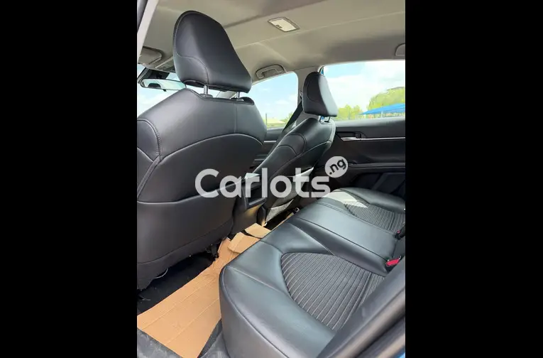 Foreign Used 2020 Toyota Camry SE - 4/5