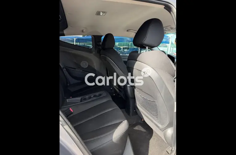 Foreign Used 2012 Hyundai Veloster - 3/5