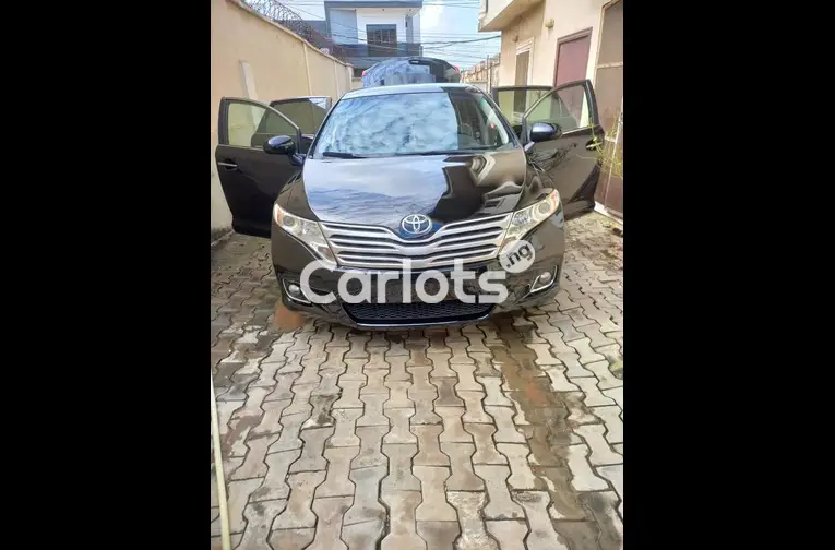 TOKS STANDARD 2010 TOYOTA VENZA AWD FULL OPTION