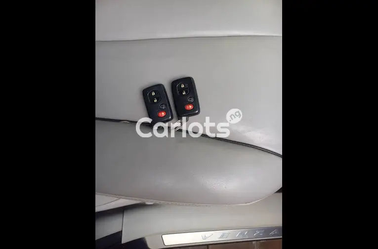 TOKS STANDARD 2010 TOYOTA VENZA AWD FULL OPTION - 2/7