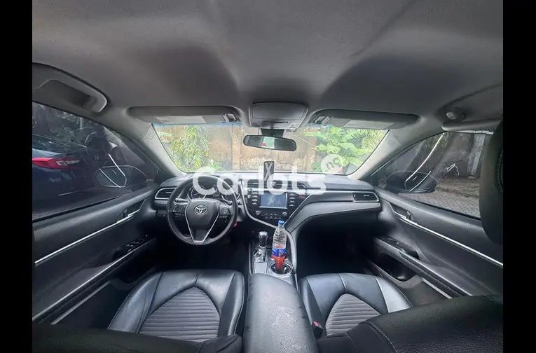 2018 TOYOTA CAMRY SE - 3/7