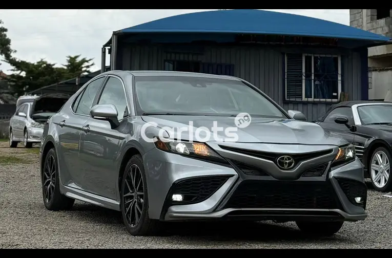 FOREIGN USED 2021 TOYOTA CAMRY SE - 2/7