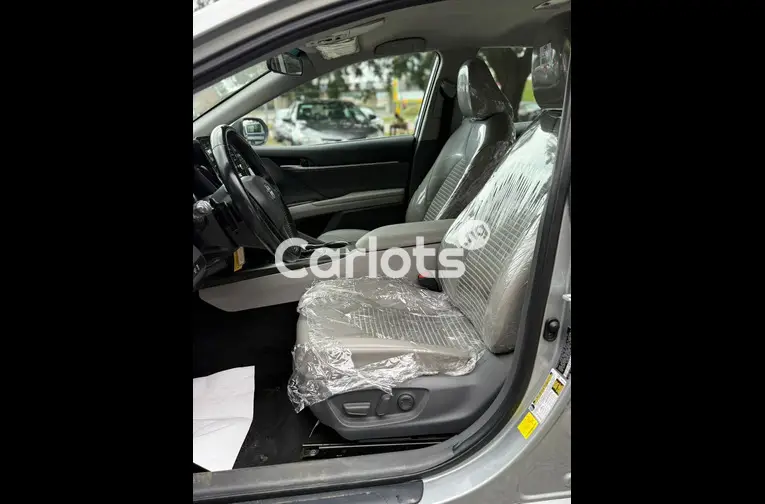 FOREIGN USED 2021 TOYOTA CAMRY SE - 3/7