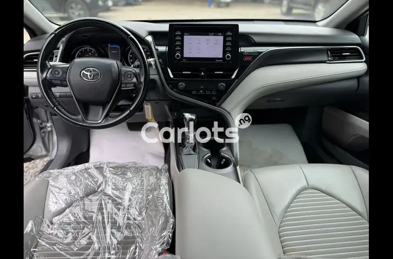 FOREIGN USED 2021 TOYOTA CAMRY SE - 4/7