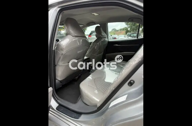 FOREIGN USED 2021 TOYOTA CAMRY SE - 5/7