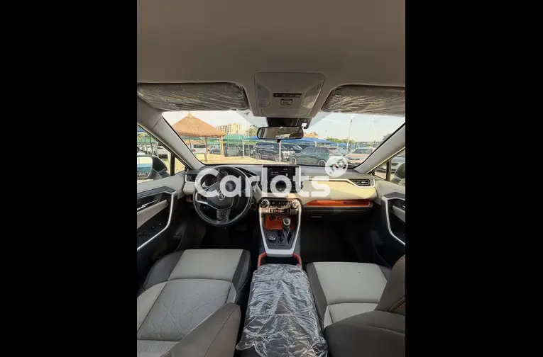 Foreign Used 2020 Toyota RAV4 - 2/7