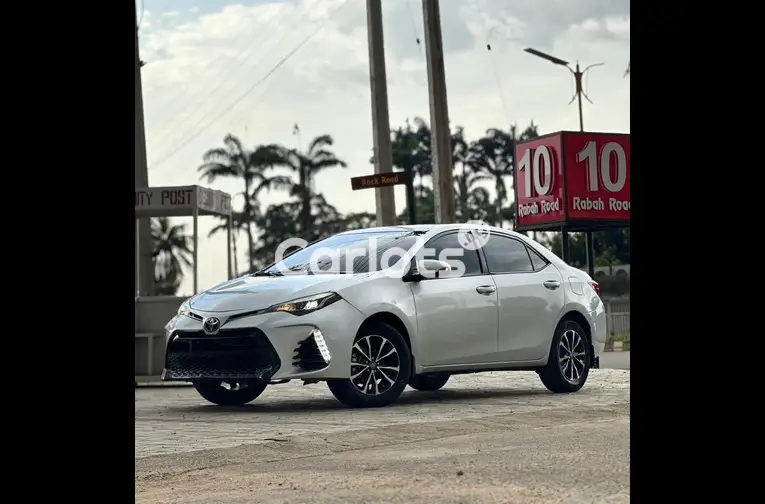 2018 UPGRADED TOYOTA COROLLA SE - 2/7