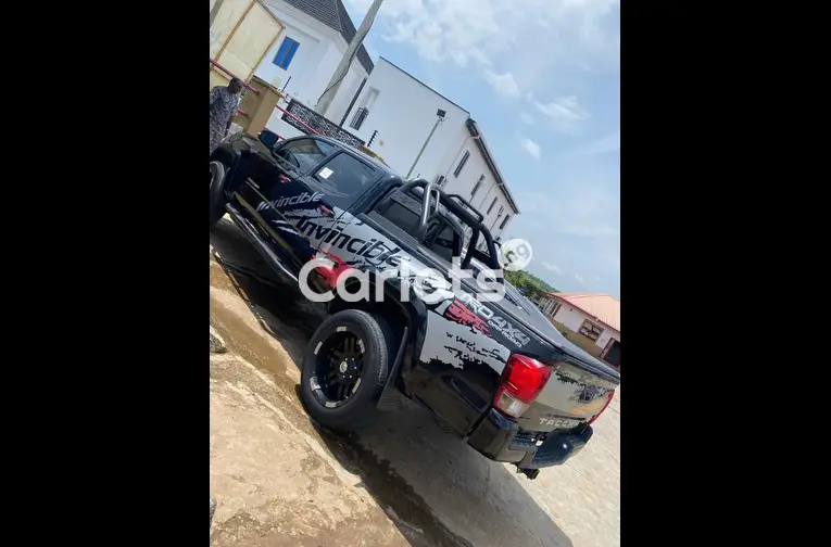 2018 Toyota Tacoma TRD PRO - 2/7