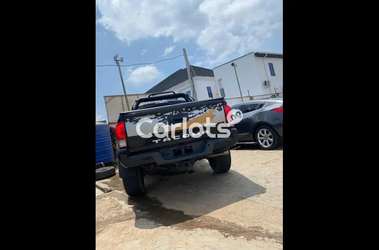 2018 Toyota Tacoma TRD PRO - 3/7