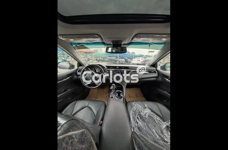 2018 TOYOTA CAMRY XSE - 2/7