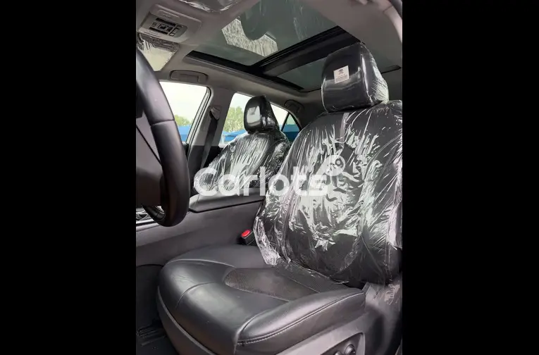 2018 TOYOTA CAMRY XSE - 4/7