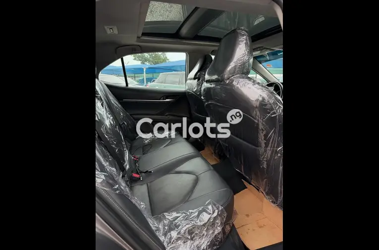 2018 TOYOTA CAMRY XSE - 5/7