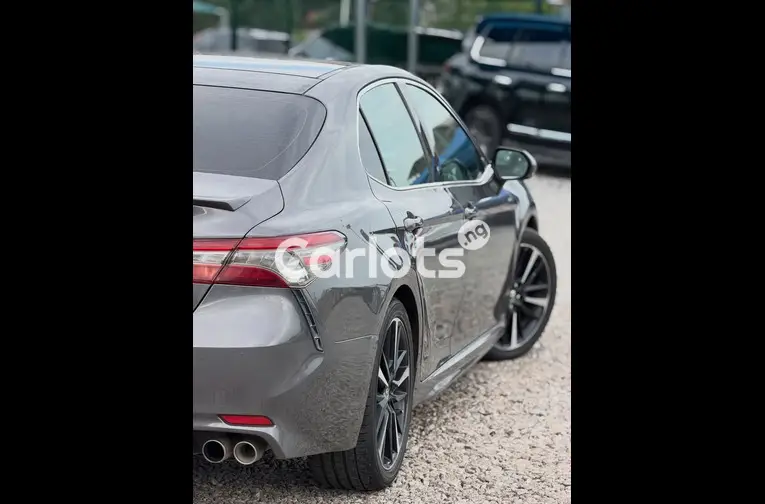 2018 TOYOTA CAMRY XSE - 6/7