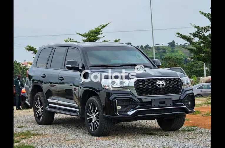 FOREIGN USED 2020 BULLETPROOF TOYOTA LAND CRUISER VIP