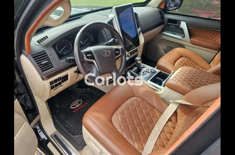 FOREIGN USED 2020 BULLETPROOF TOYOTA LAND CRUISER VIP - 2/7