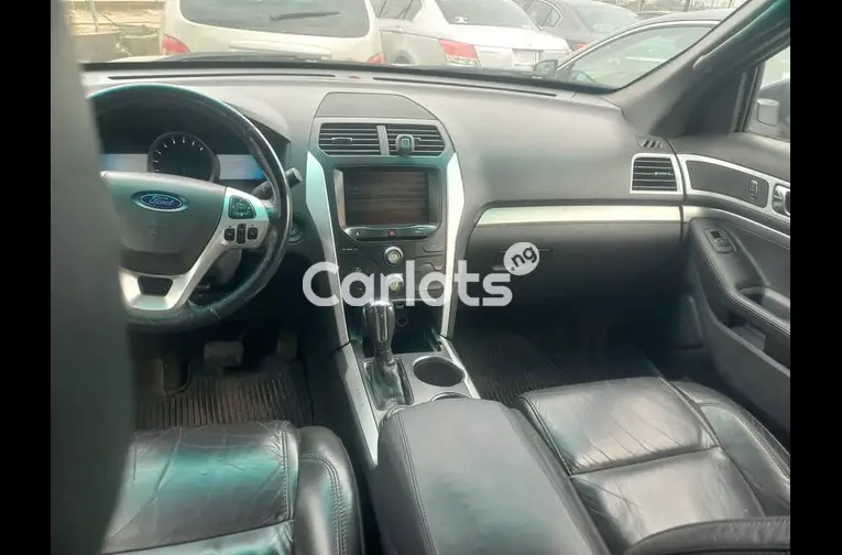 BOUGHT BRAND NEW 2014 FORD EXPLORER XLT - 2/7