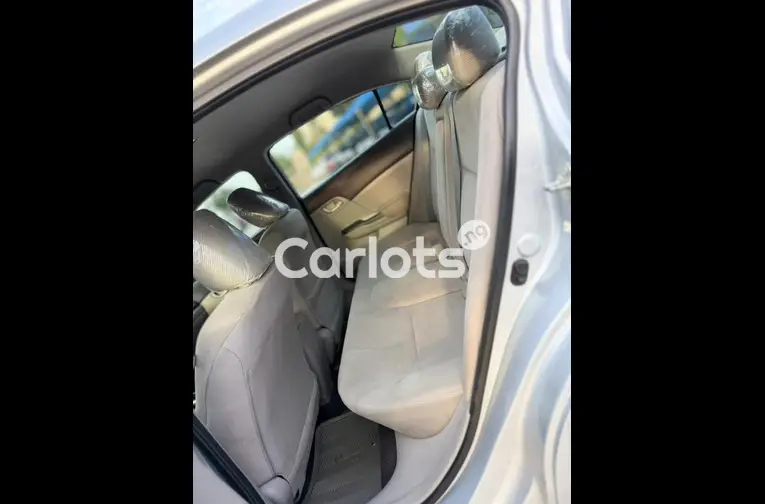 Foreign used 2013 Honda Civic LX - 4/7