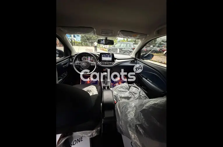 2025 Toyota starlet - 2/7