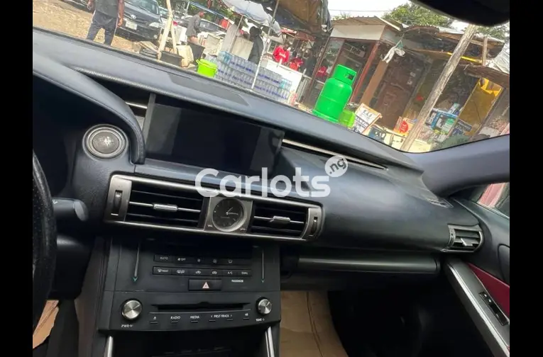 2016 Lexus IS 350 F-Sport - 4/7