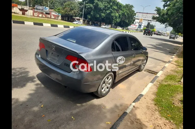 HONDA CIVIC 2007 - 5/7