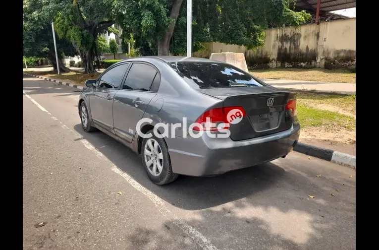 HONDA CIVIC 2007 - 7/7